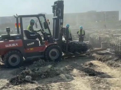 Kaystar Pioneer35 All-Terrain Forklifts Move Heavy Loads on a Construction Site in China