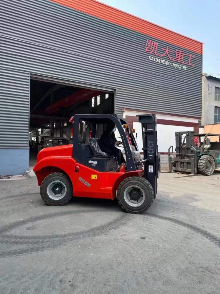 China kaida factory newest 4wd forklift in 2022