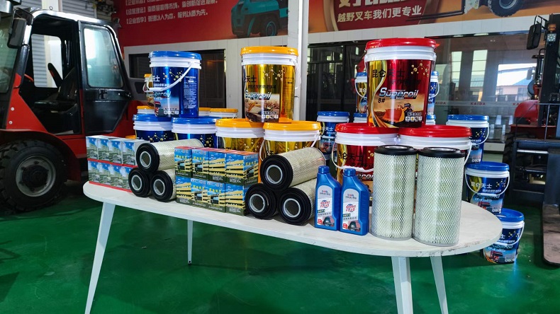 What needs to be replaced for forklift maintenance？Air filter element,Diesel filter,Lubricating oil filter element,Brake fluid,Hydraulic oil,Lubricating oil,Hydraulic transmission oil