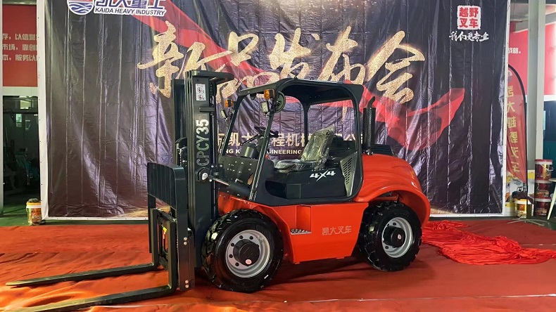 Kaystar 2023's latest 3.5 ton four-wheel drive RT forklift is released