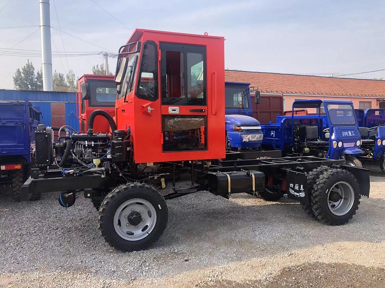 Four-wheel drive tractor factory