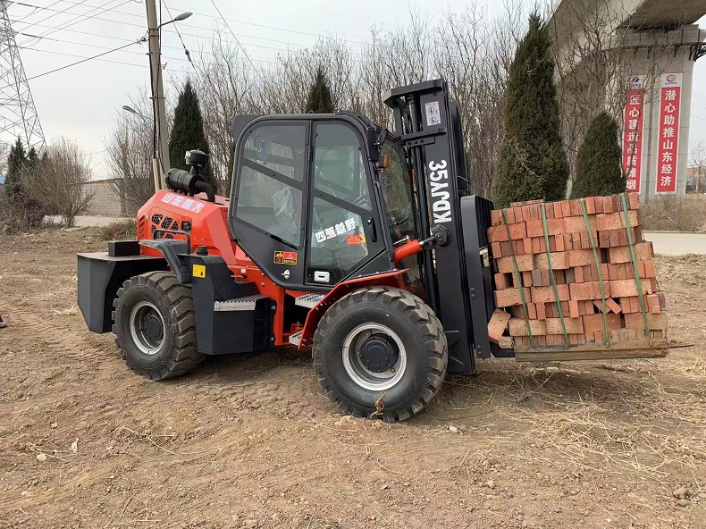 Chinese articulated 4x4 rough terrain forklift(Kaystar Landtiger35Pro)