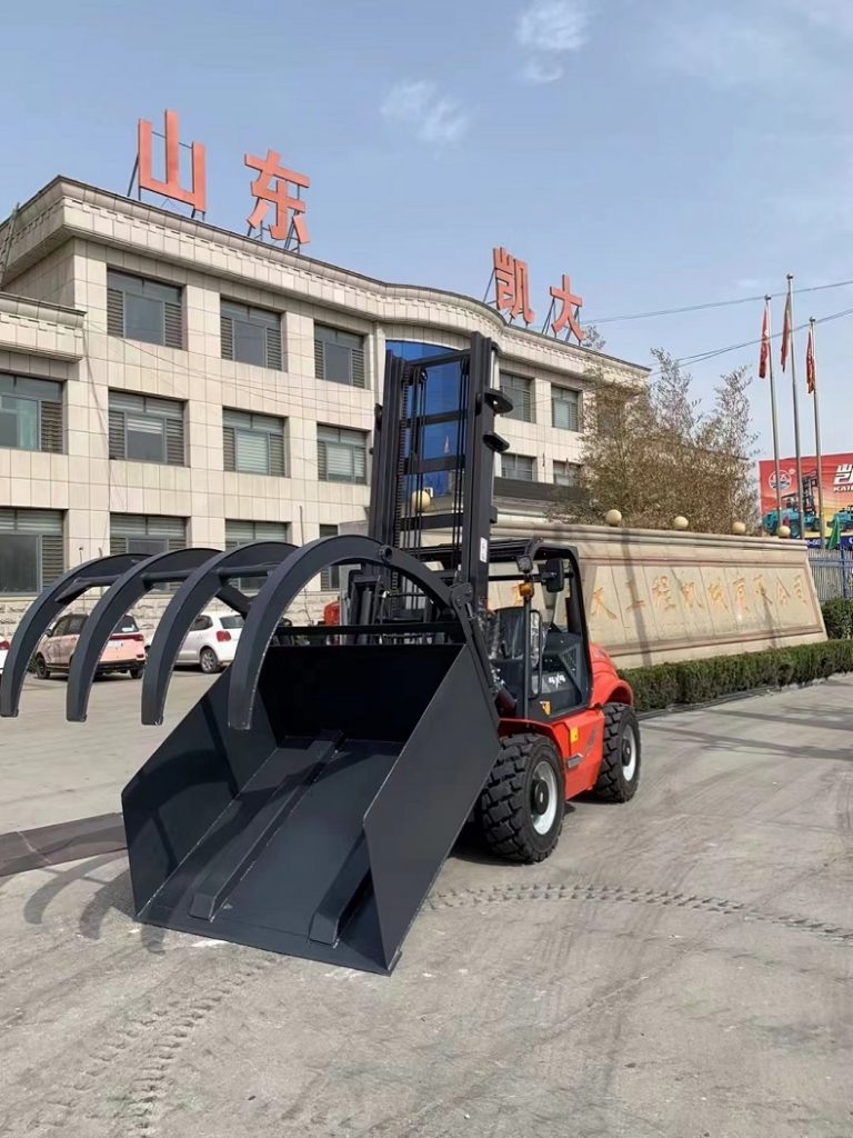 Multi-purpose four-wheel drive outdoor forklift