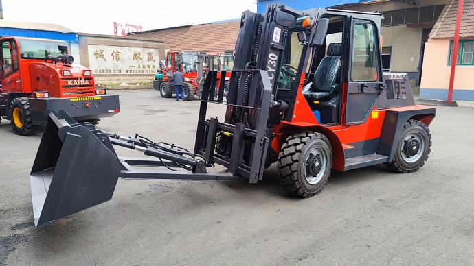 Pioneer30 3t four wheedl drive forklift(4WS)