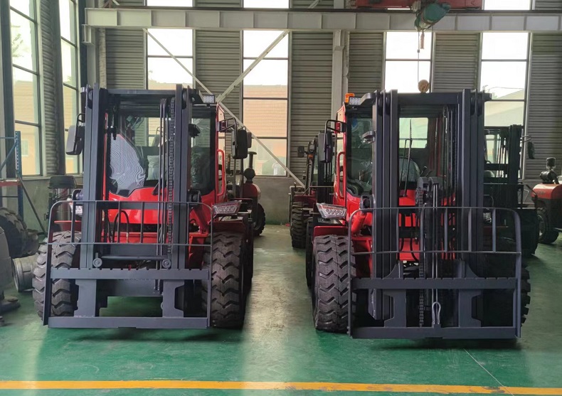 Landtiger35 four-wheel drive construction forklift with wide view mast