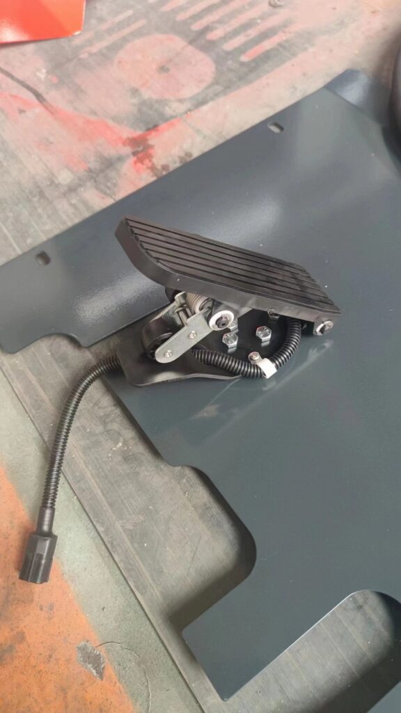 Kaystar Heavy Industries 4WD Forklift Electronic Throttle Pedal for EFI Diesel Engines