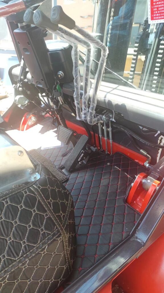 Kaystar Pioneer35A: A Compact and Versatile Off-Road Forklift