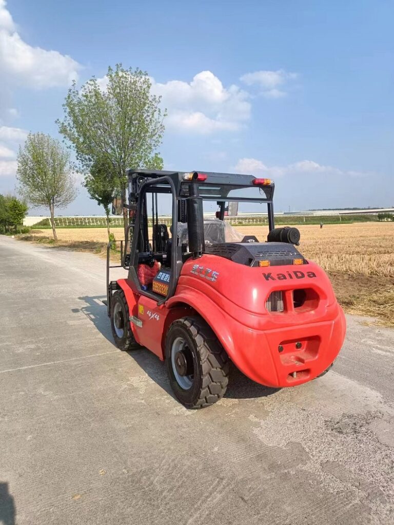 Made in China CPCY 3500kg 4WD Rough Terrain Forklift Truck, Diesel Powered