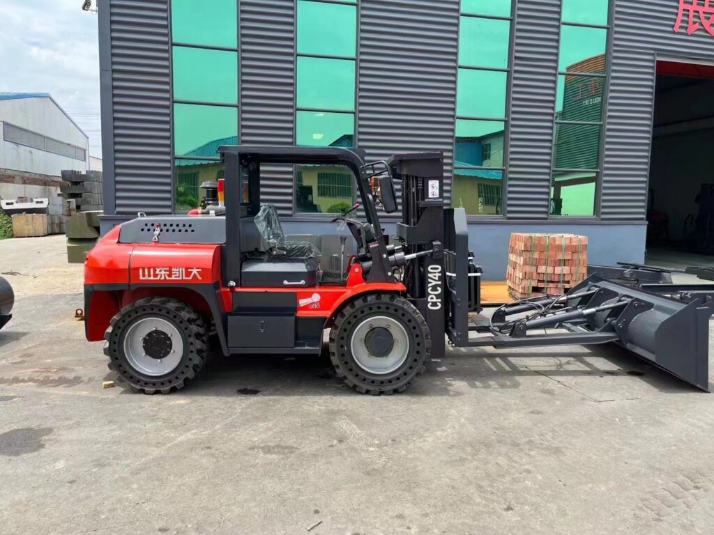 Pioneer40(CPCY40) Off-Road Forklift with Bucket