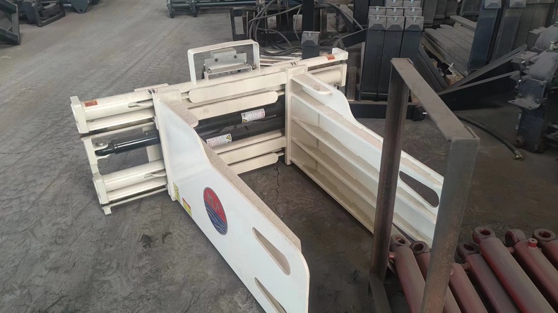 Bale Clamp&CARTON CLAMP for rough terrain forklift