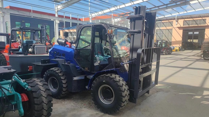 Four-wheel drive off-road forklift front, side and back photos
