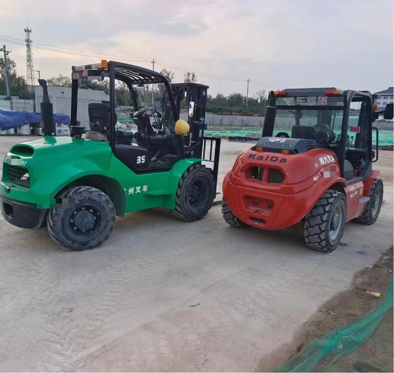 CPCD35 RT4wd(Hangcha 3.5t 4wd） and CPCY35 4x4 forklift