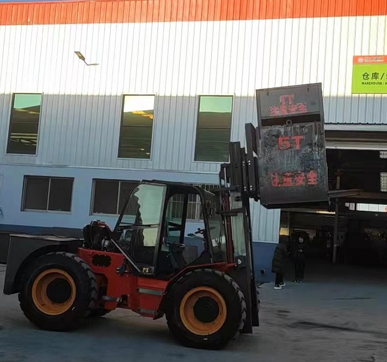 A six-ton ​​capacity all-terrain forklift, Kaida launches its latest model.