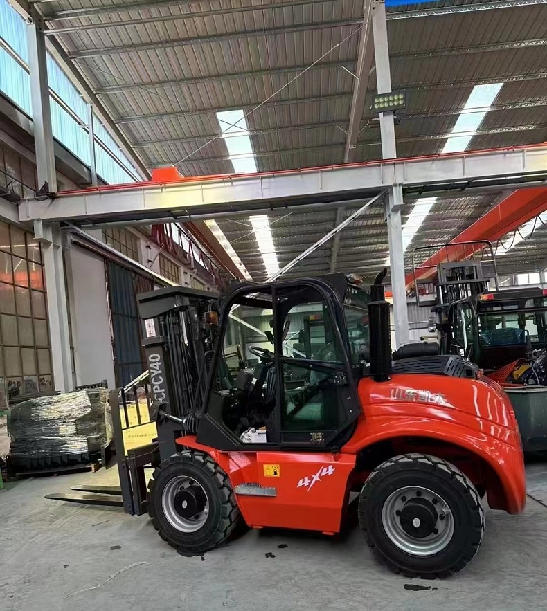 4 ton compact 4x4 rough terrain forklift for construction site