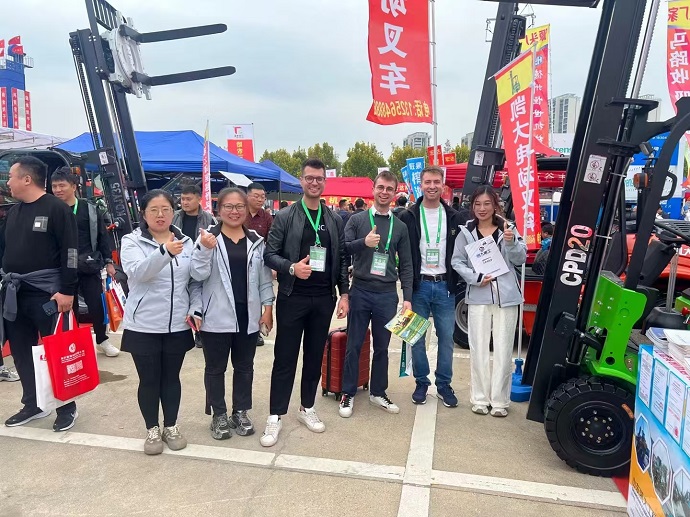 Kaida 4x4 forklift: the star at the show, winning the hearts of customers around the world!