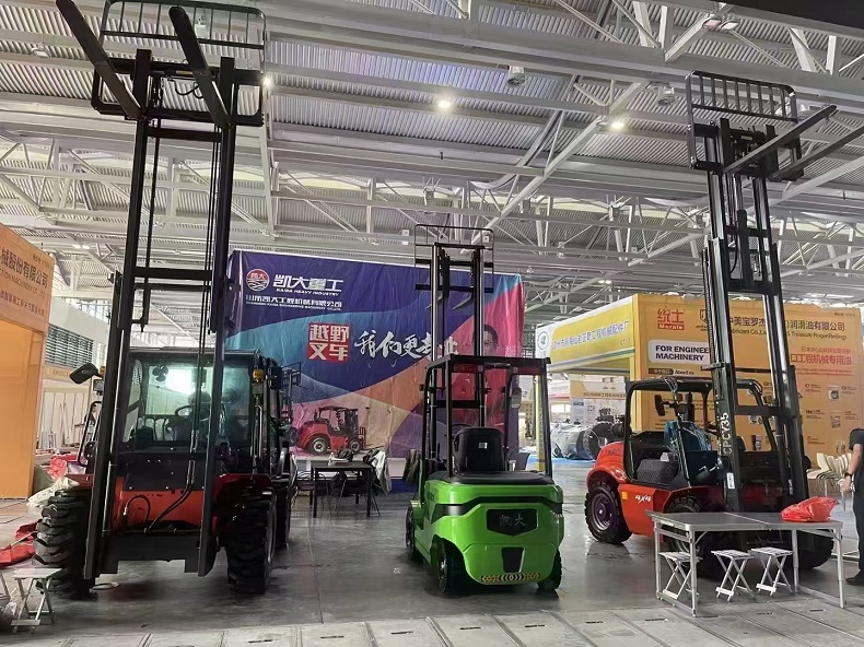 Kaystar exhibited new forklifts at the 46th China (Zhengzhou) Construction Machinery Famous Products Expo 2024