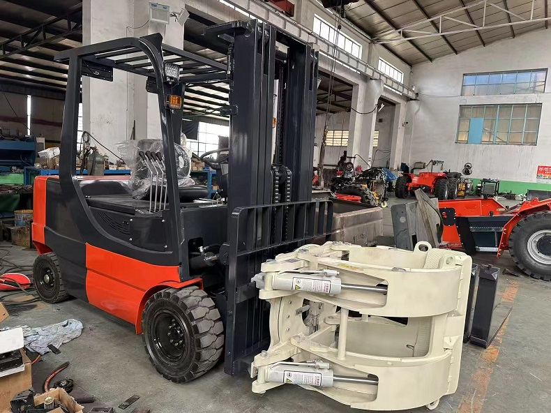 3-ton electric forklift with paper roll clamp
