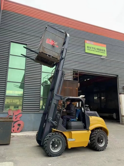 montacargas todoterreno compacto de 3500 kg