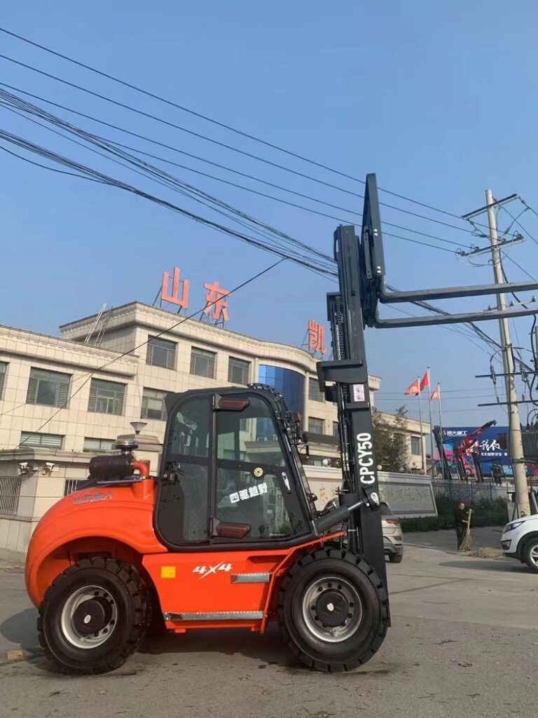 5 ton compact 4x4 rough terrain forklift for construction site