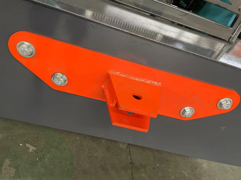 forklift with built-in towing hook

