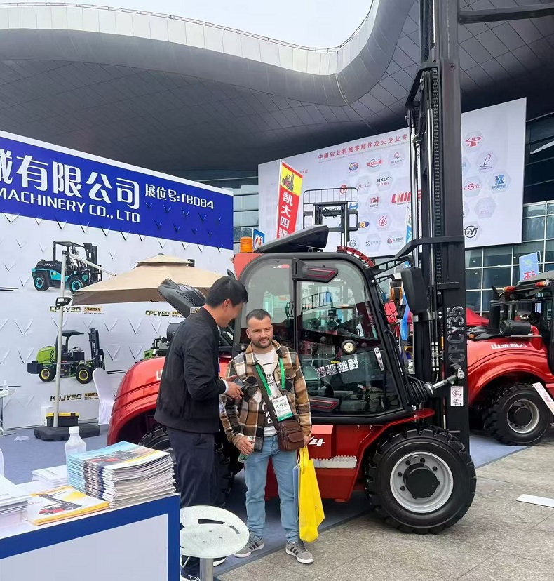 Chinese forklift manufacturer In the Wuhan International Agricultural Machinery Exhibition 2025
