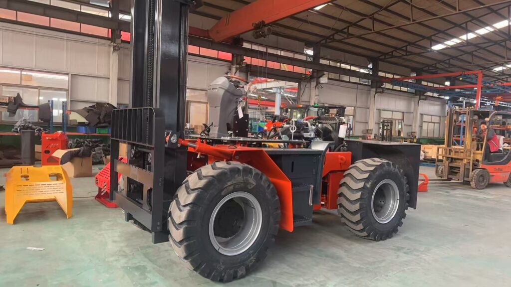 Dual hydraulic control joystick of Landtiger50RC 4WD rough terrain forklift