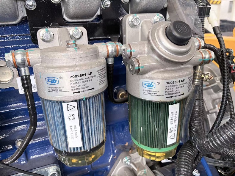 Diesel fuel filter and fuel water separator system for 4WD rough terrain forklift engine protection