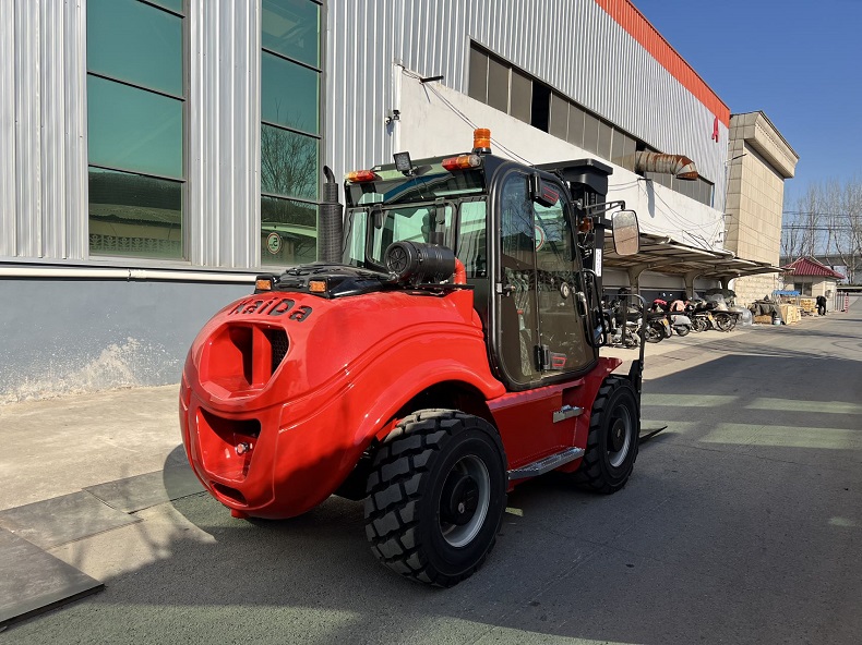 pioneer50a-4x4-off-road-forklift