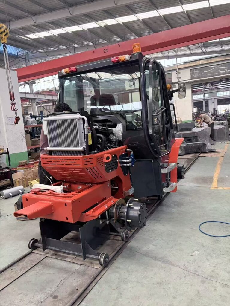6‑worker assembly steps for rough‑terrain forklift from China factory