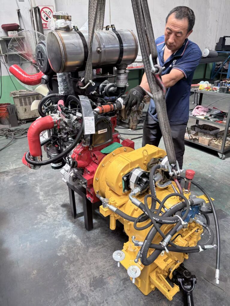 EPA certified Cummins engine option for 5 ton 4WD rough terrain forklift