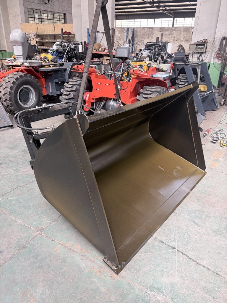 Side profile of carriage mount bucket for rough terrain forklift, 1.6m &1.8m customizable width, supplied by rough terrain forklift manufacturer