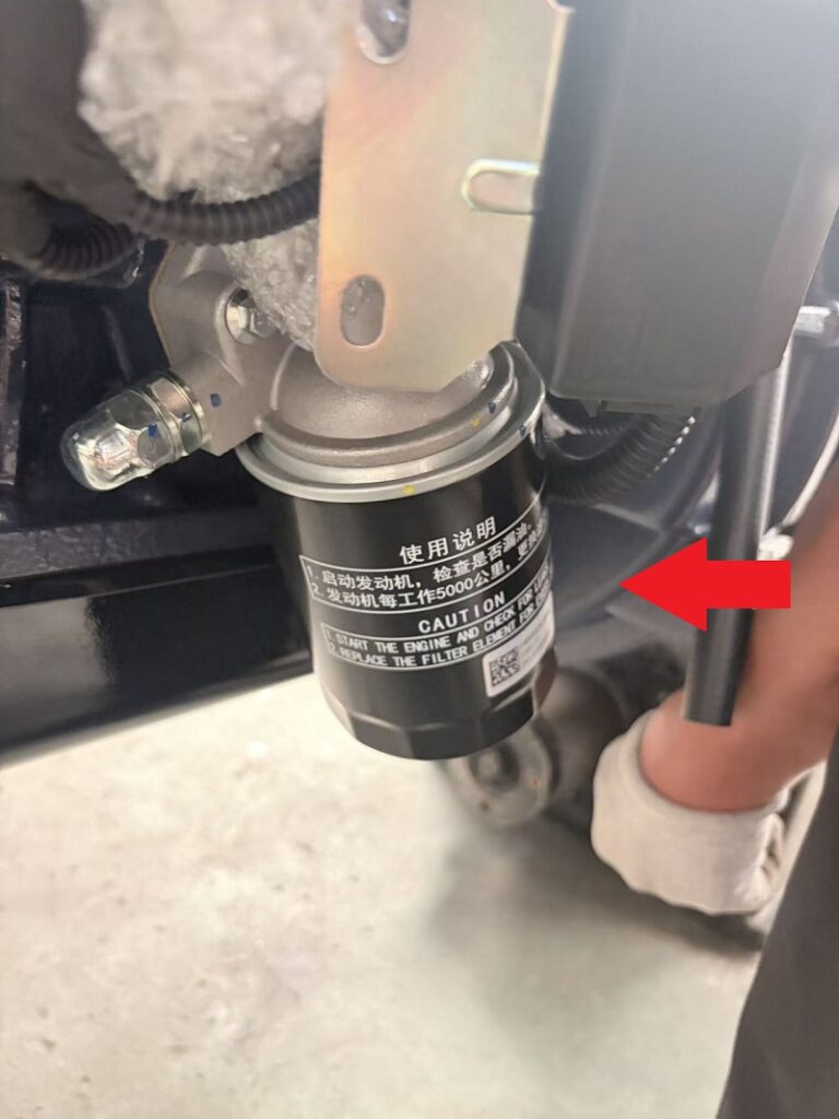 3.5ton 5ton off-road forklift engine oil filter installation position
