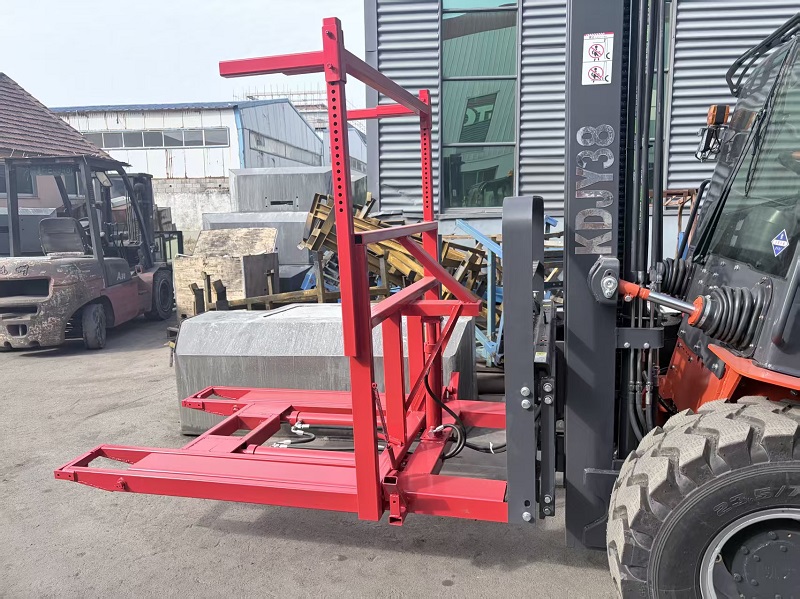 4WD rough terrain forklift with hydraulic corn tipping attachment