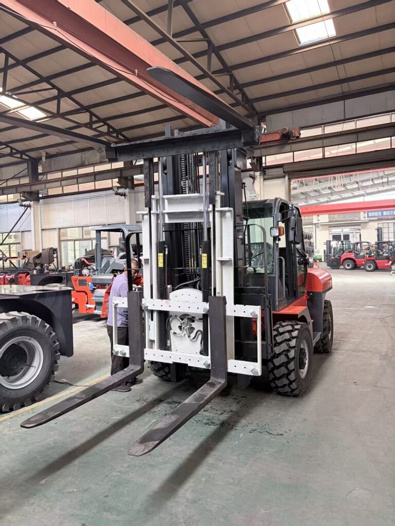 Hydraulic rotating forklift attachment clamping and unloading 3 ton corn container