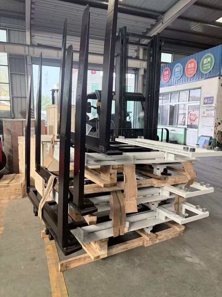 Kaystar Pioneer50 5 ton 4WD rough terrain forklift with hydraulic rotating corn bin attachment