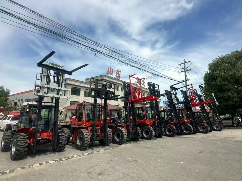 Side close‑up view of Landtiger50R 5‑ton 4WD agricultural rough‑terrain forklift for grain farm work